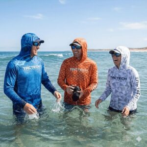 remera de pesca con capucha y protección uv